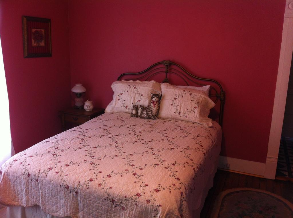 Brooks House Suites Mineola Room photo