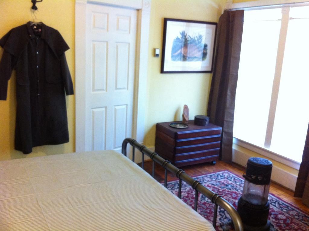 Brooks House Suites Mineola Room photo