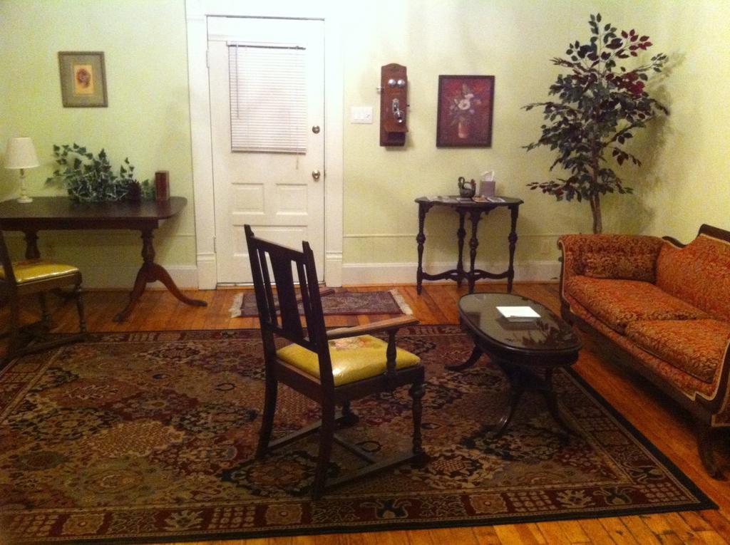 Brooks House Suites Mineola Room photo